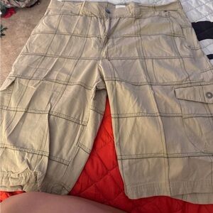 Columbia Men's Khaki Cargo Shorts W38